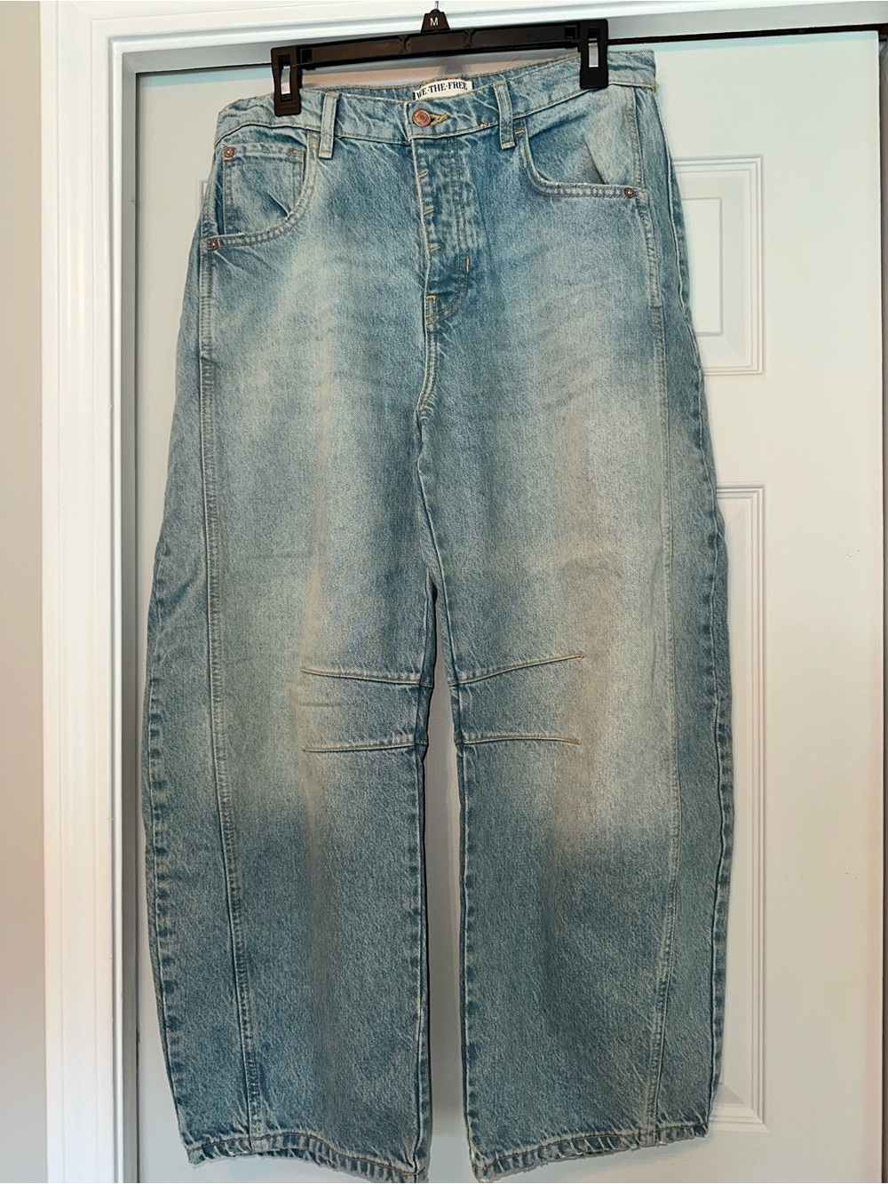 Free People  Light Wash Barrell Jeans  Button front  Size 28